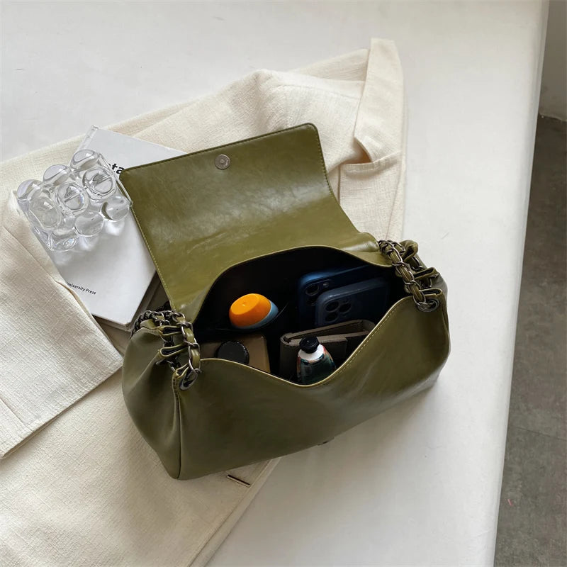 Retro Casual Shoulder Bag with Chain Large Capacity Messenger Bag