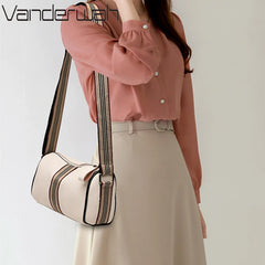 Cowhide Leather Crossbody Messenger Bag Retro Style Female Bolsos