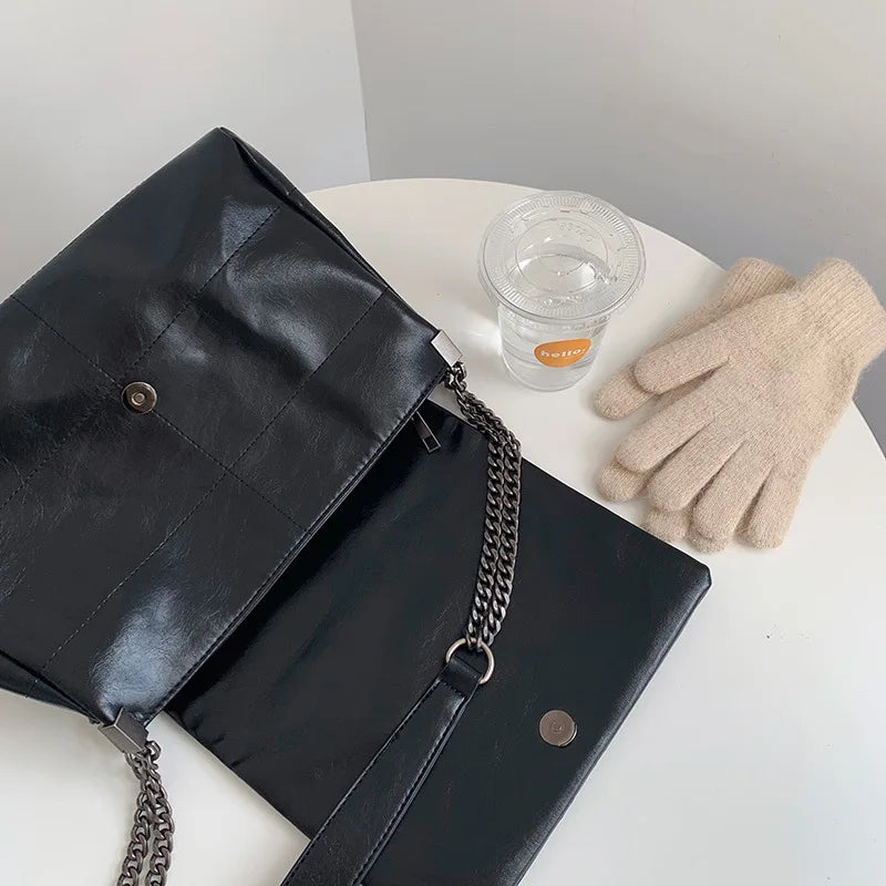 Stylish Ladies Large Capacity Chain Messenger Bag