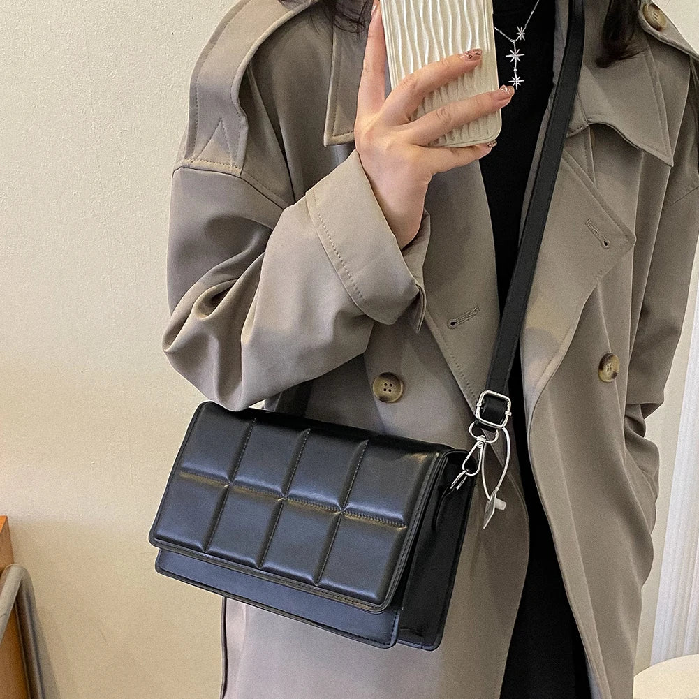 Plaid Crossbody Bag Lightweight Women Handbags for Weekend Vacation