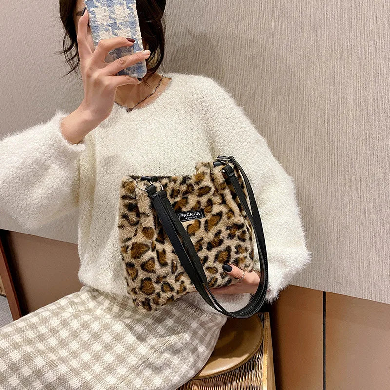 Plush Tote Bag for Women Autumn & Winter One-shoulder Bucket Handbag