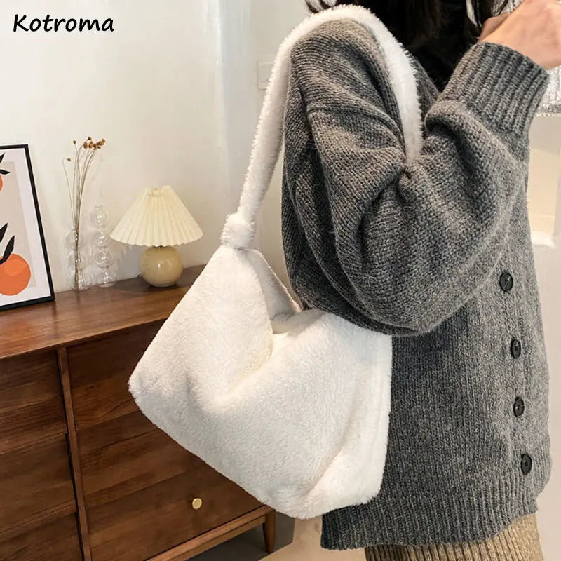 Plush Shoulder Bag Large Capacity Underarm Handbag for Women