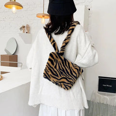 Leopard Pattern Crossbody Bag Plush Shoulder Handbag