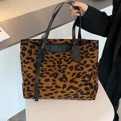 Lightweight Sturdy Tote Bag Zip Closure Women Shoulder Bag