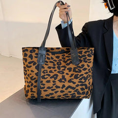 Lightweight Sturdy Tote Bag Zip Closure Women Shoulder Bag