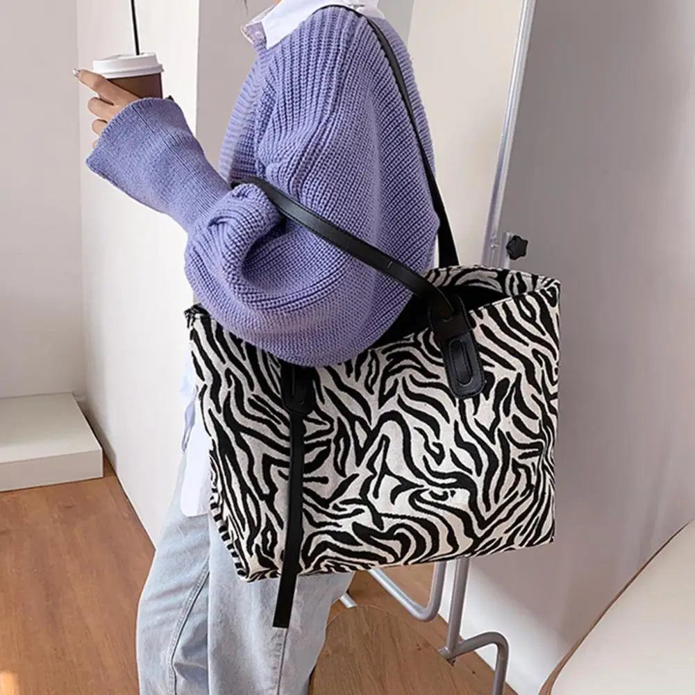 Lightweight Sturdy Tote Bag Zip Closure Women Shoulder Bag