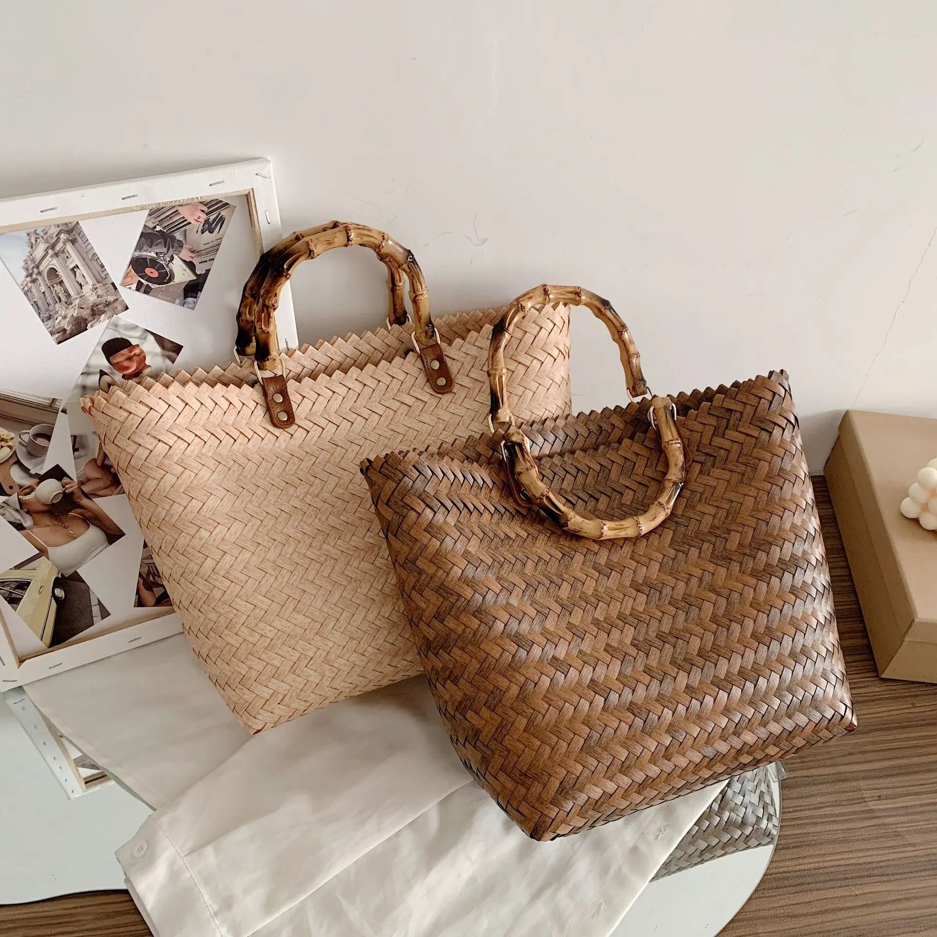 Vintage Straw Handbag Wooden Handle Beach Bag