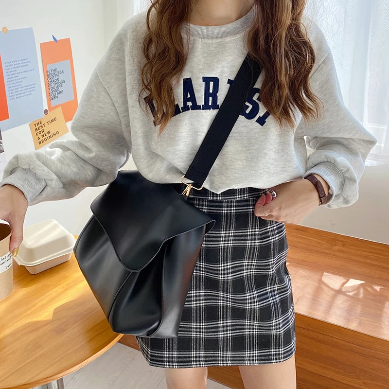 Soft PU Leather Shoulder Bags Women Large Capacity All-match Totes