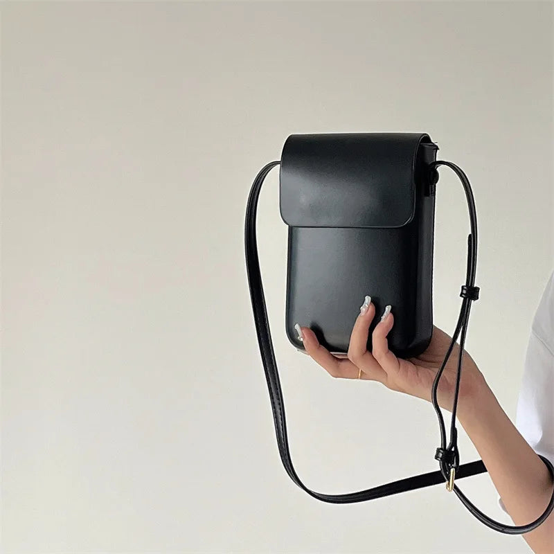 Women's Leather Saddle Crossbody Handbag