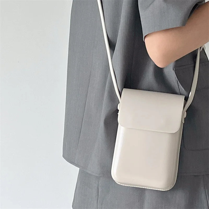 Women's Leather Saddle Crossbody Handbag