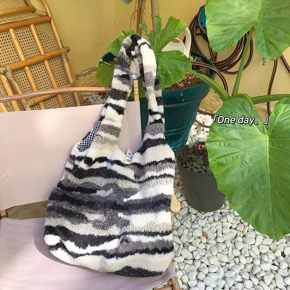 Vintage Plush Women's Shoulder Bag Sea Ink Pattern Faux Fur Handbag