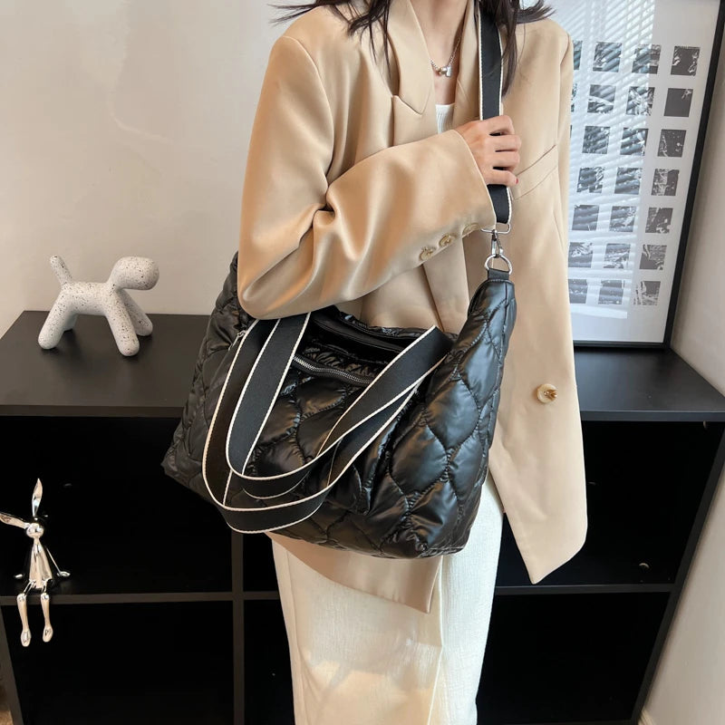 Fashionable Winter Tote Bag with Large Pockets Zipper