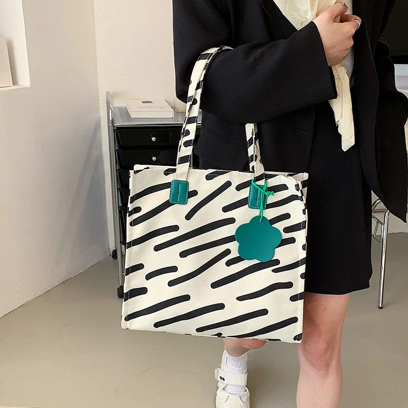 Women Canvas Bag Large-capacity Shoulder Bag Female Ins Hot Niche Tote Bag Hand