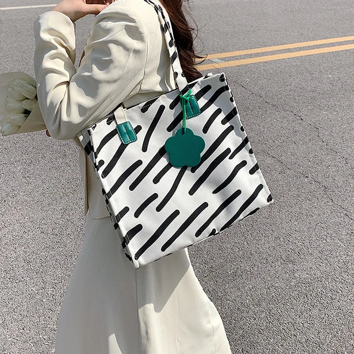 Women Canvas Bag Large-capacity Shoulder Bag Female Ins Hot Niche Tote Bag Hand
