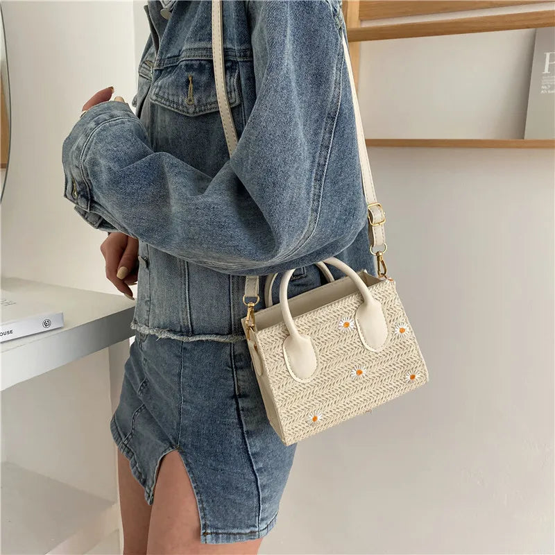 Women Straw Woven Daisy Shoulder Crossbody Bag Small Fresh Flower Zipper Beach H
