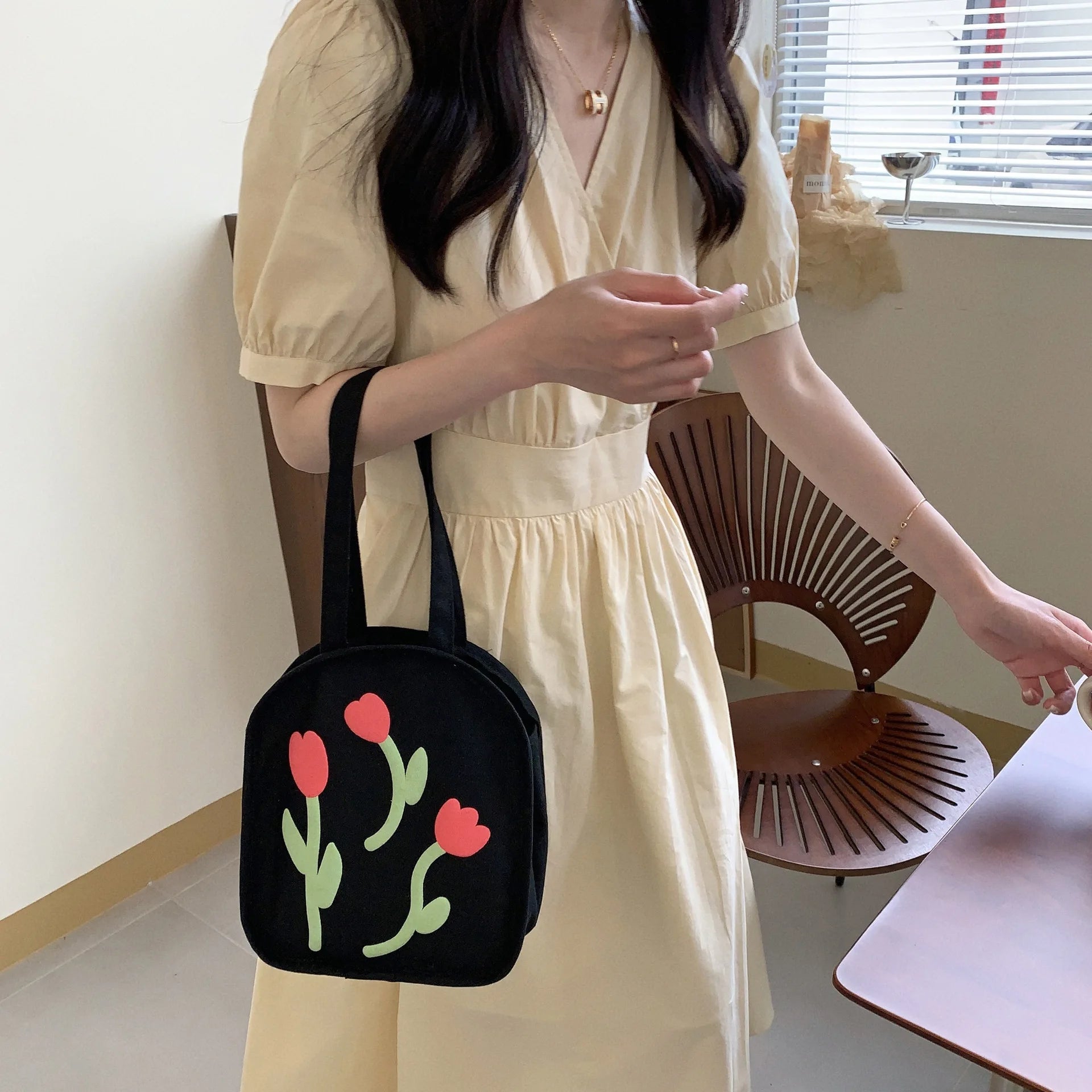 Casual Canvas Zipper Handbag with Large Capacity