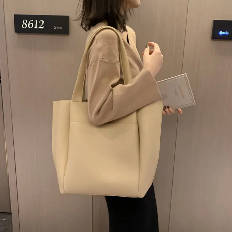 Women's Large Capacity Shoulder Bag PU Leather Handbag Retro Tote Bag