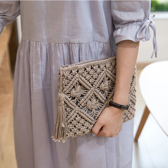 Bohemian Style Straw Woven Clutches Bags with Tassel Causal Handbag