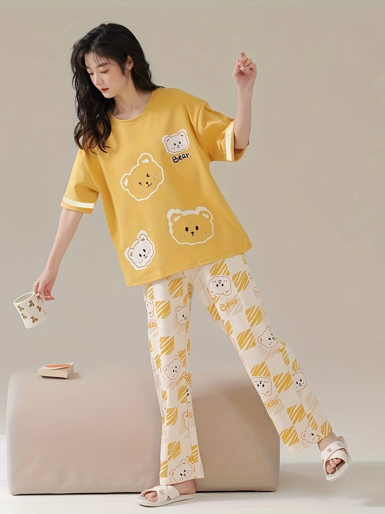 Bear Print Pajama Set Short Sleeve Top & Lounge Pants Women's Sleepwear