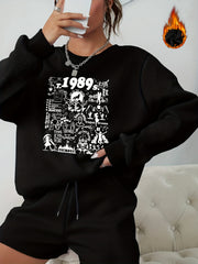  Casual Outfit Set: Graphic Sweatshirt & Shorts