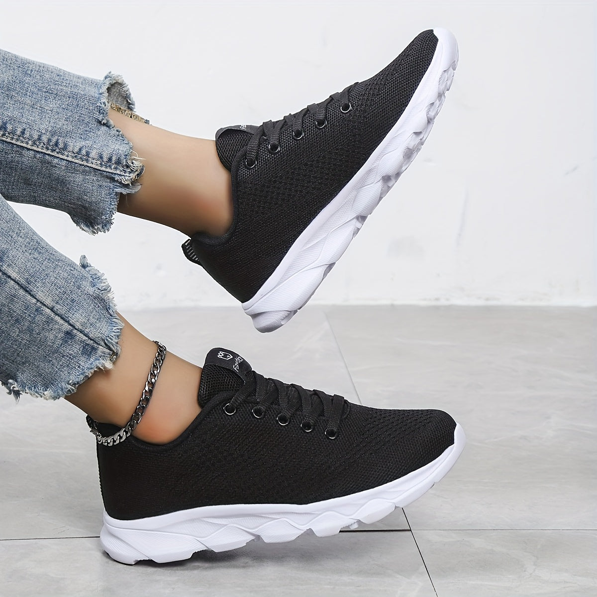 Women's Lace Up Running Shoes Lightweight Comfortable Low Top Sport Shoes