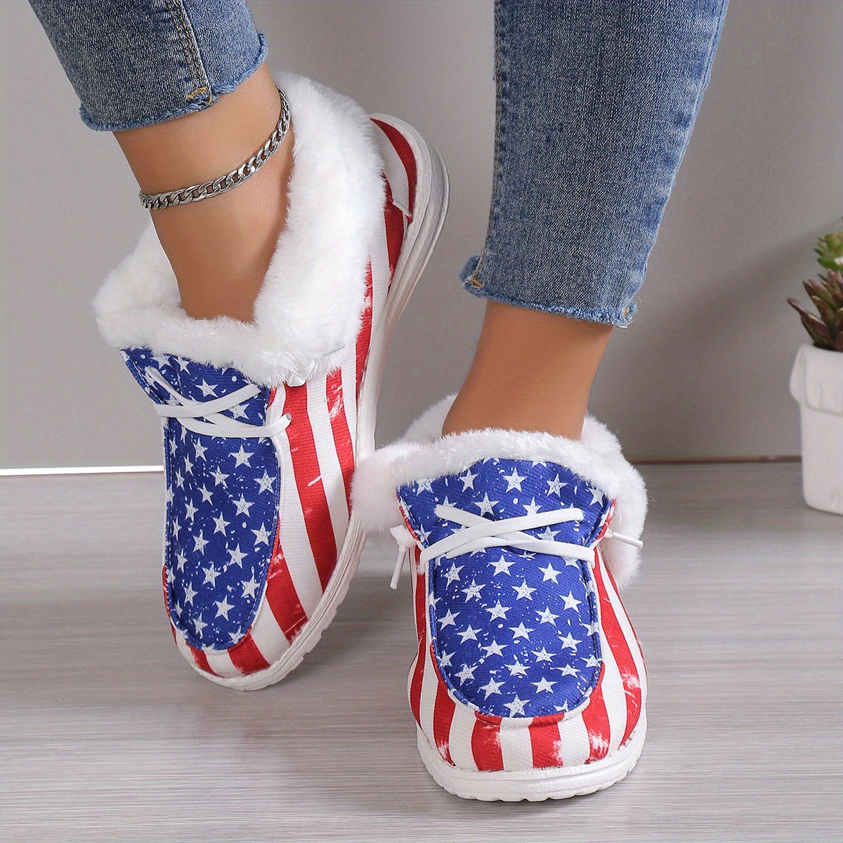 Women's Plush Lined Snow Boots Star Print & Striped Low Top Canvas Shoes