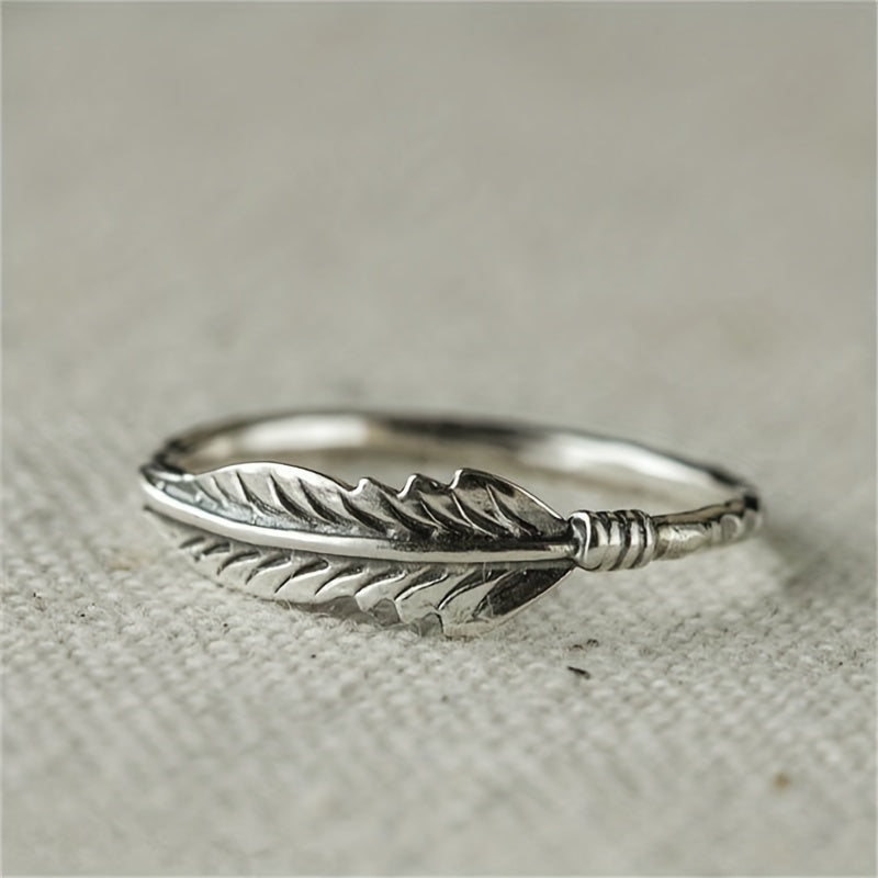 Retro Men's Feather Pattern Ring