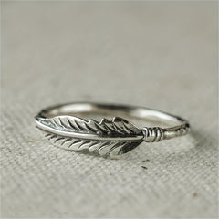 Retro Men's Feather Pattern Ring