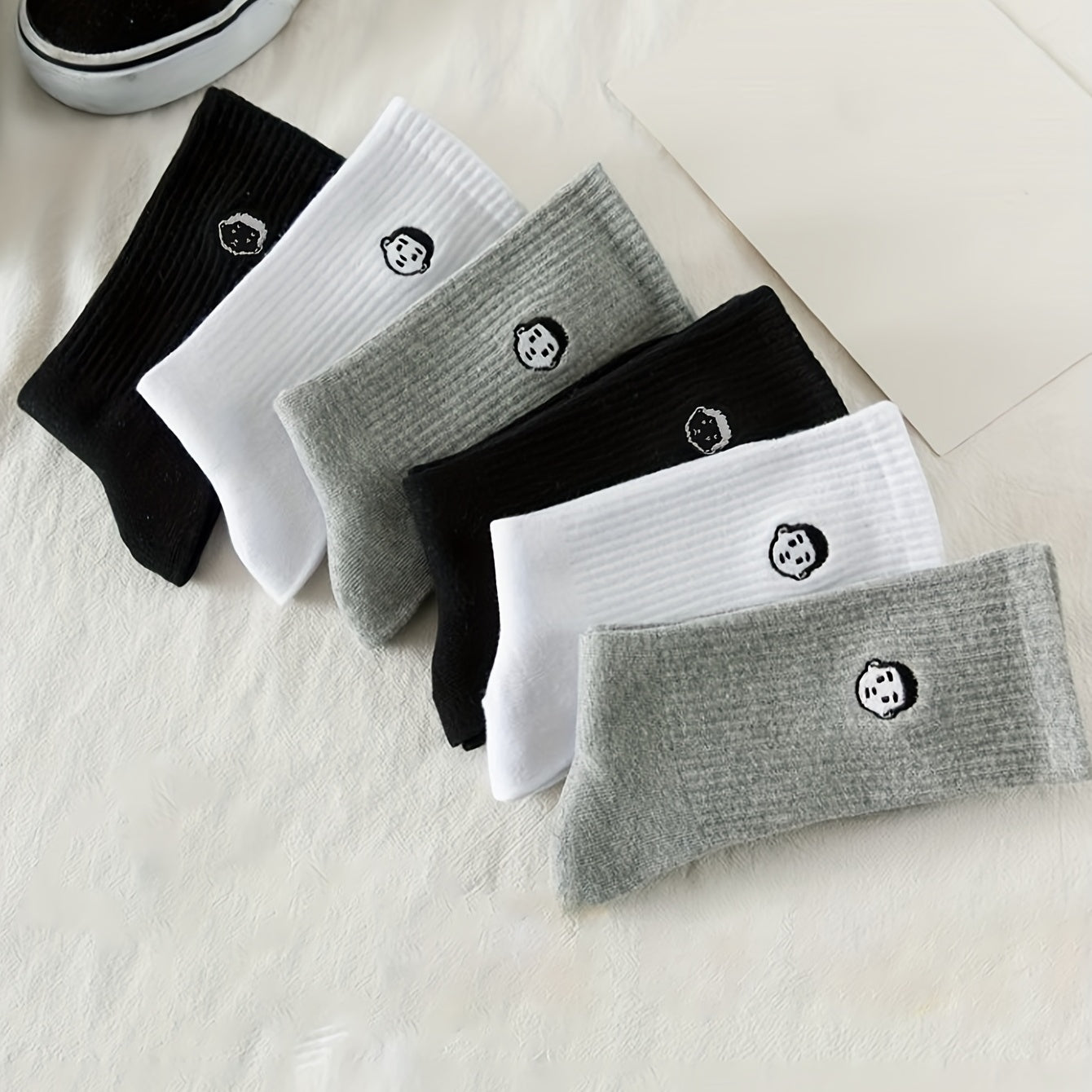 Cute Cartoon Embroidery & Comfy College Style Women's Socks