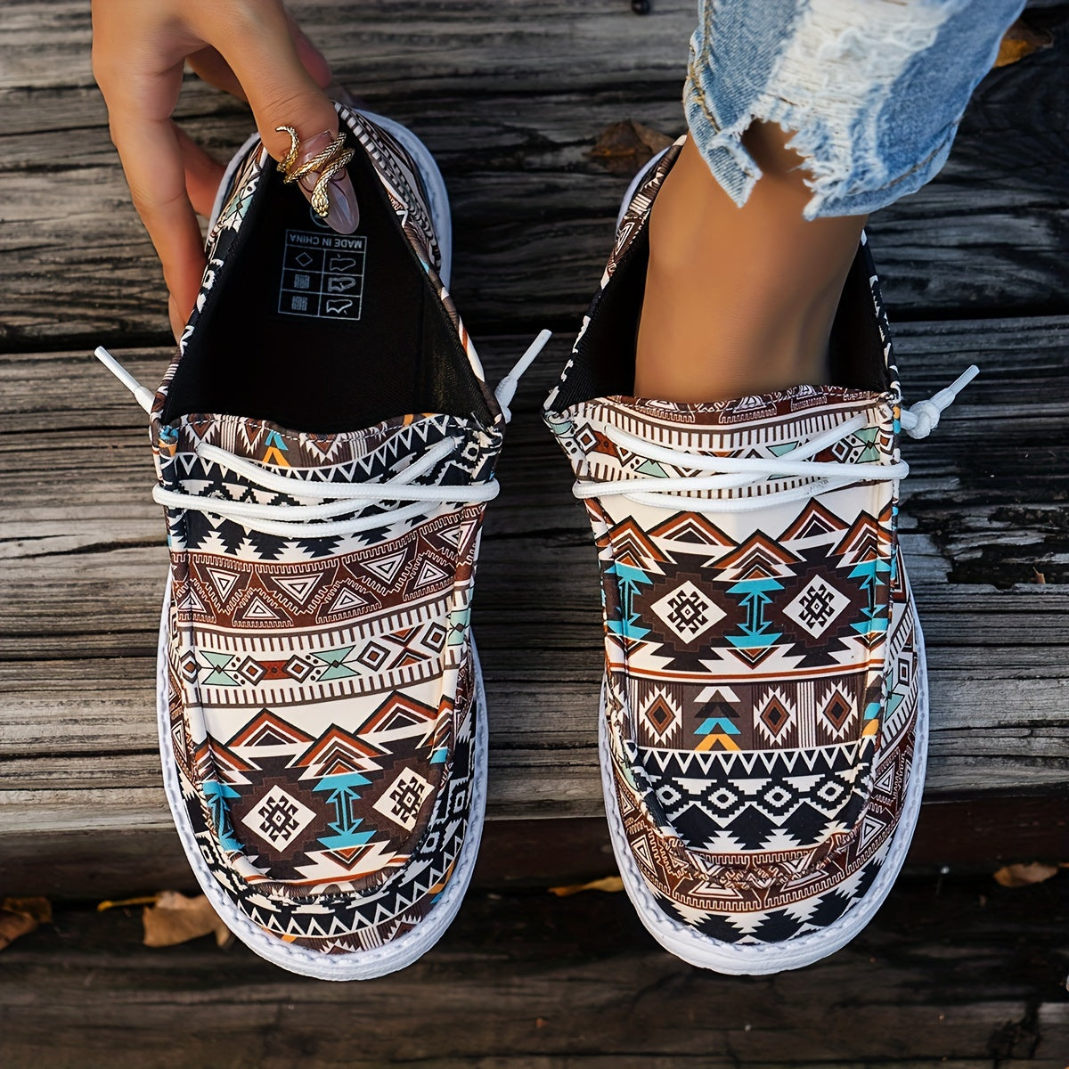 Geometric Printed Lace-up Casual Flat Shoes