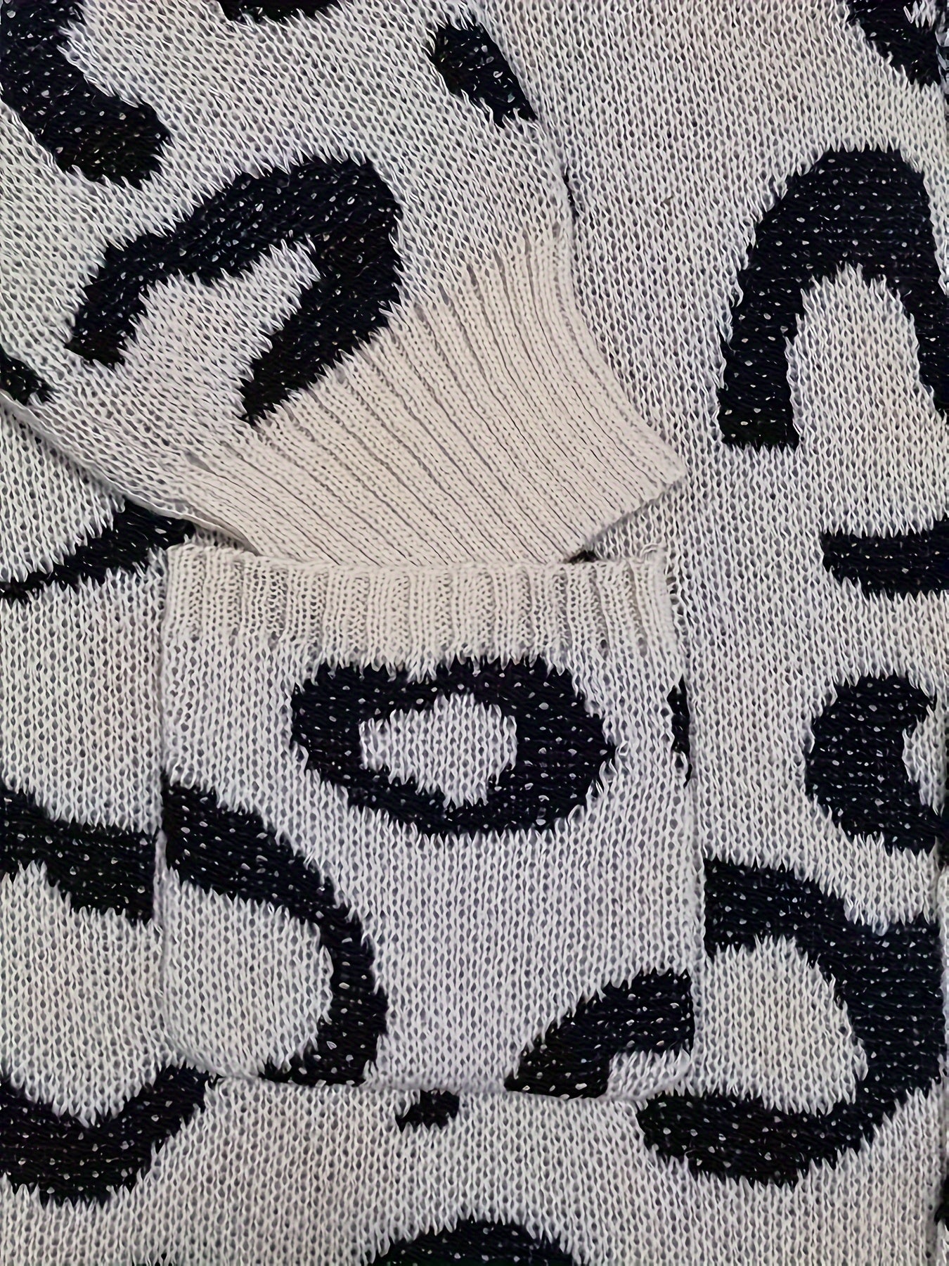  Leopard Pattern Knit Cardigan with Pockets