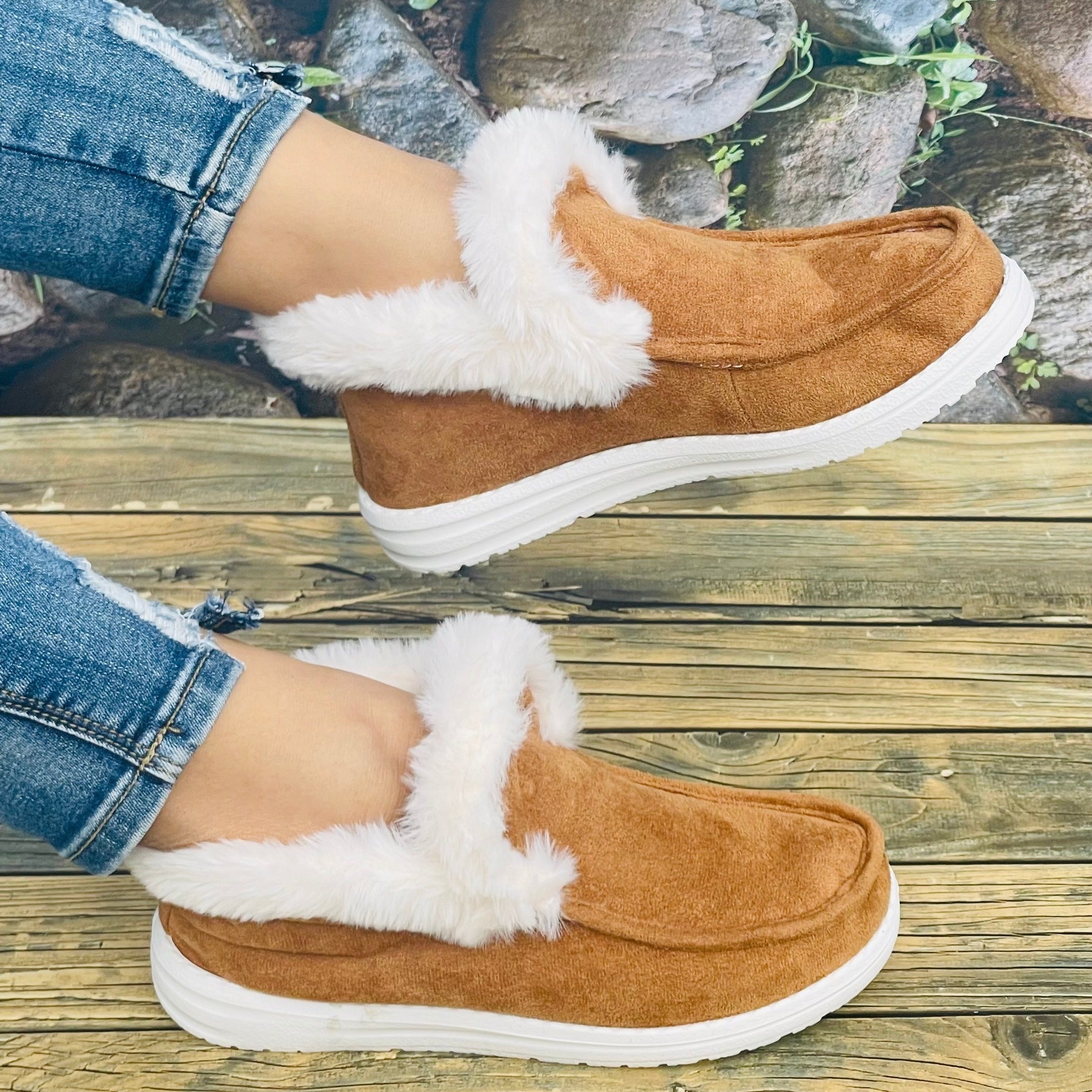 Women's Snow Boots Flat Plush Lined Winter Shoes