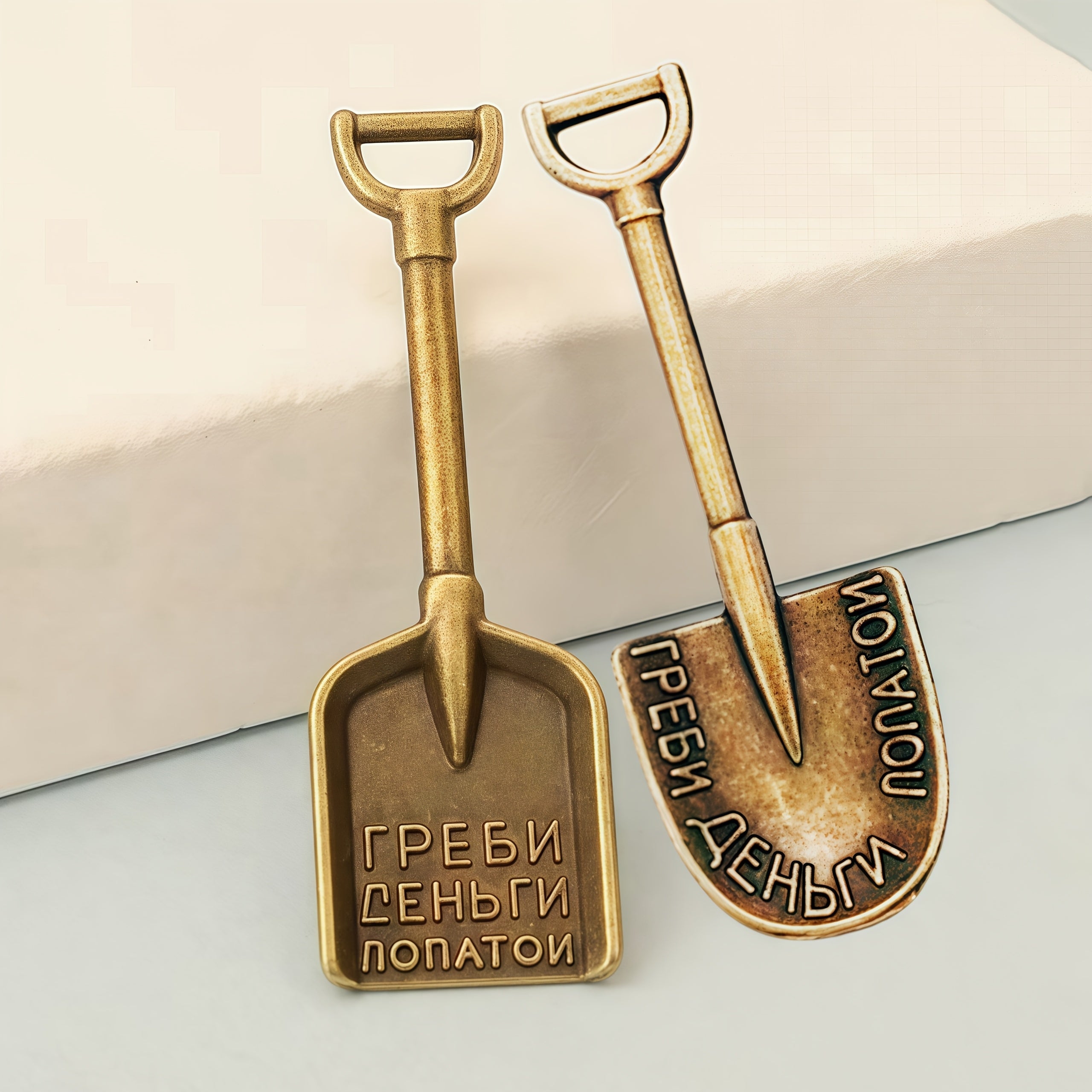 1:12 Scale Dollhouse Shovel & Spade Set - Vintage Landscape Enthusiasts Toy