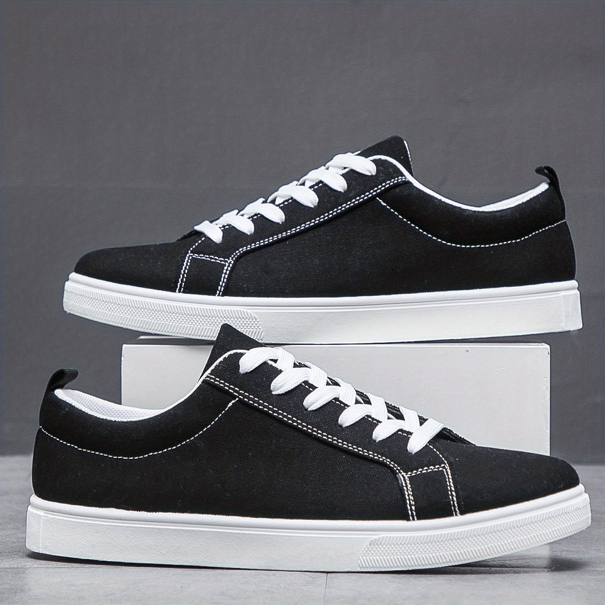 Men's Lace-up Sneakers Skate Shoes Breathable Walking Shoes