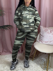 Women's Plus Camo Hoodie & Jogger Sweatpants Set
