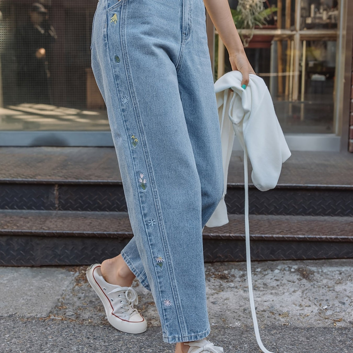 Floral Embroidered Straight Jeans Women's Denim Pants