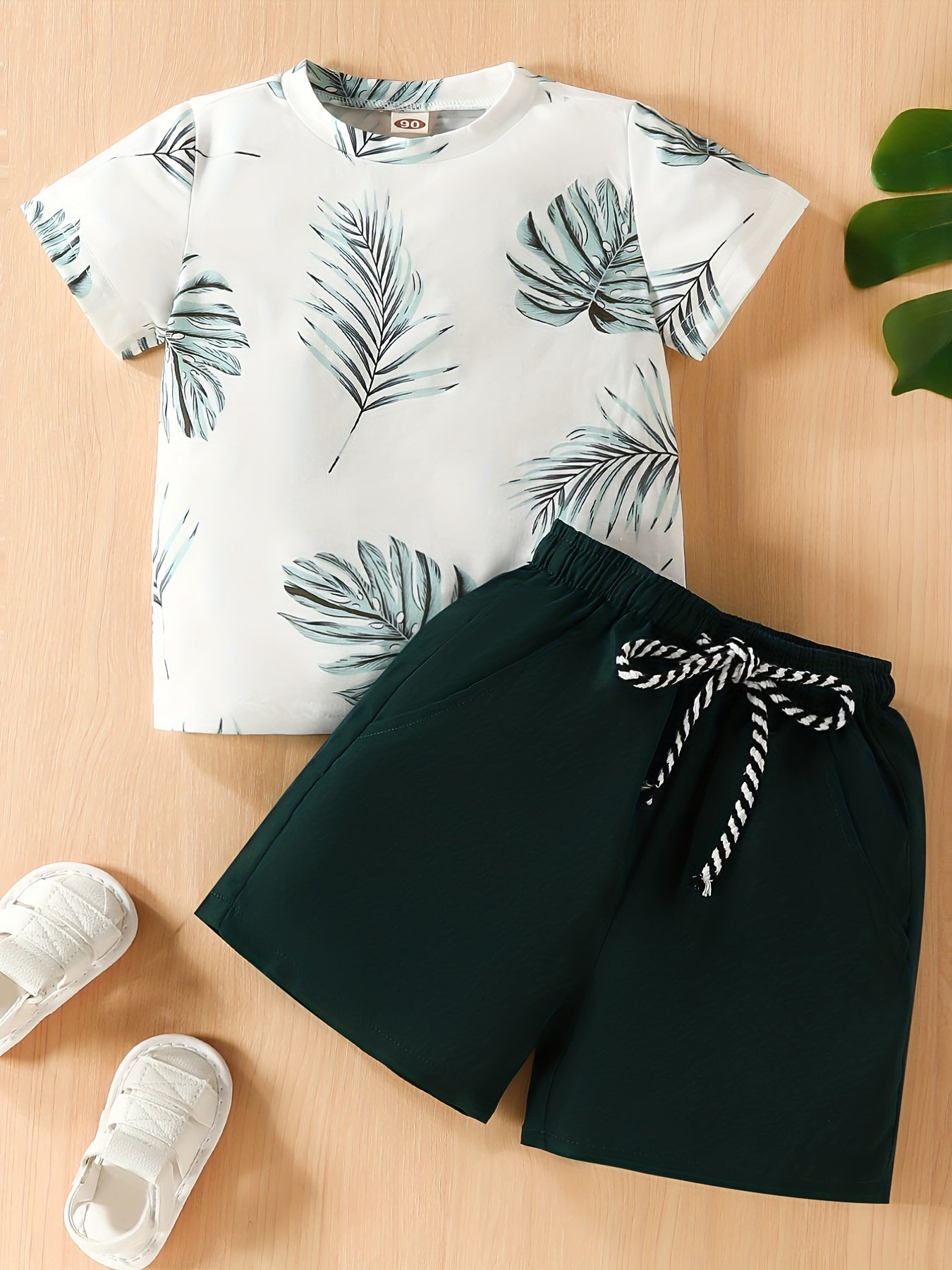 2pcs Boys Leaf Print T shirt & Shorts Summer Clothes Sets