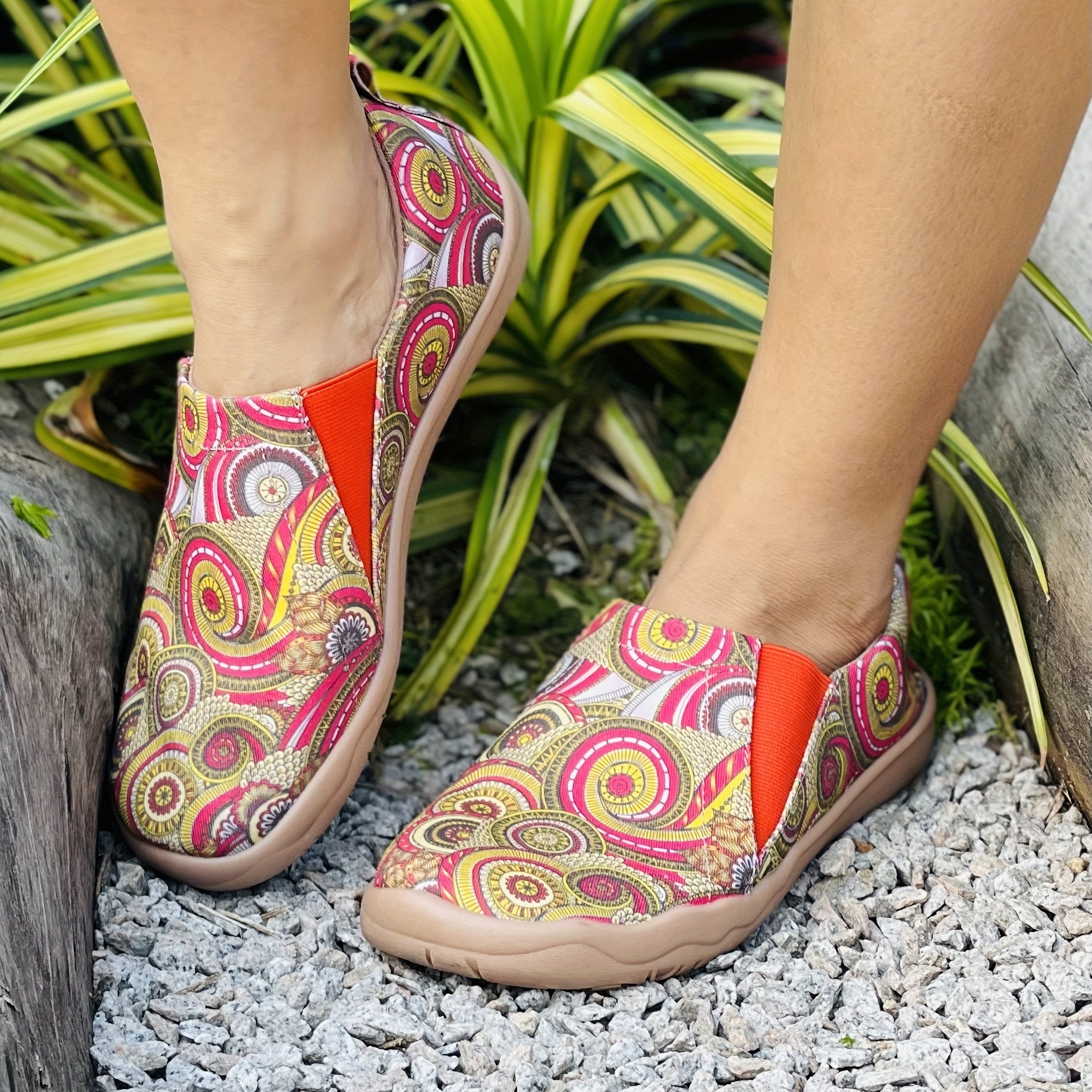 Women's Cashew Flowers Pattern Slip On Flat Canvas Shoes