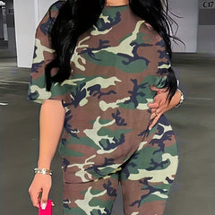 Women's Plus Camo Print Tee & Shorts Two Piece Set