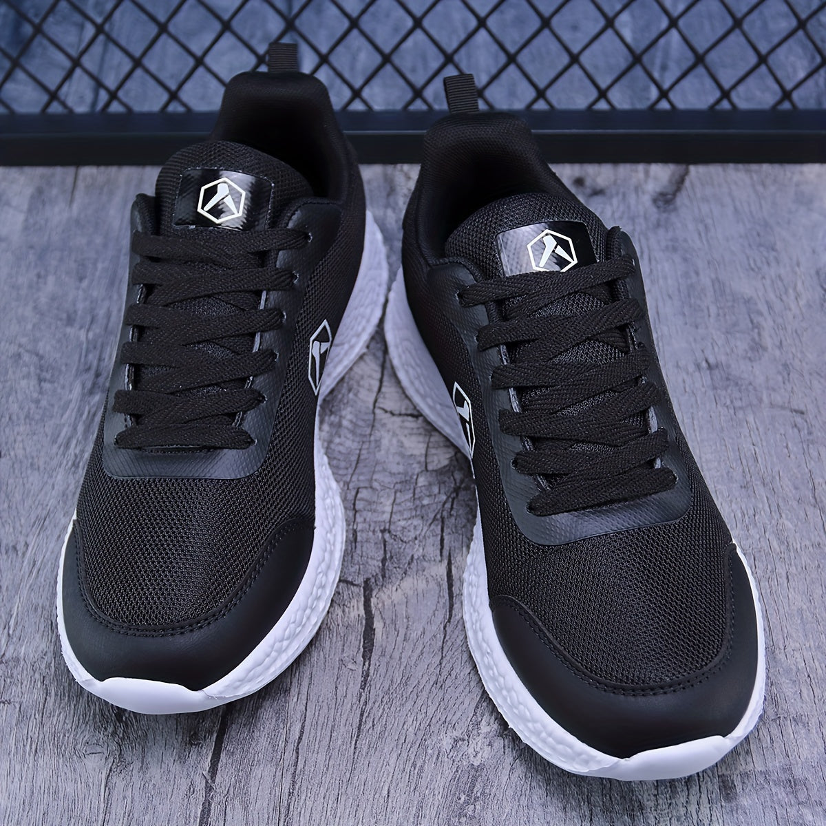 Mesh Breathable Sports Shoes Lightweight Anti Slip Travel Walking Shoes