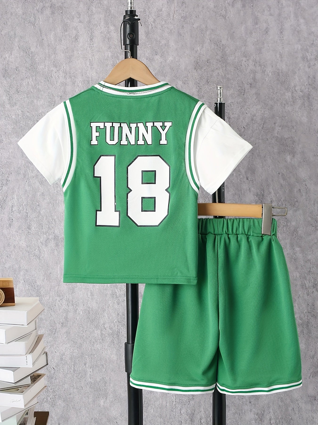 Boys Numbers & Letter Graphic Block T Shirt Top & Shorts Set