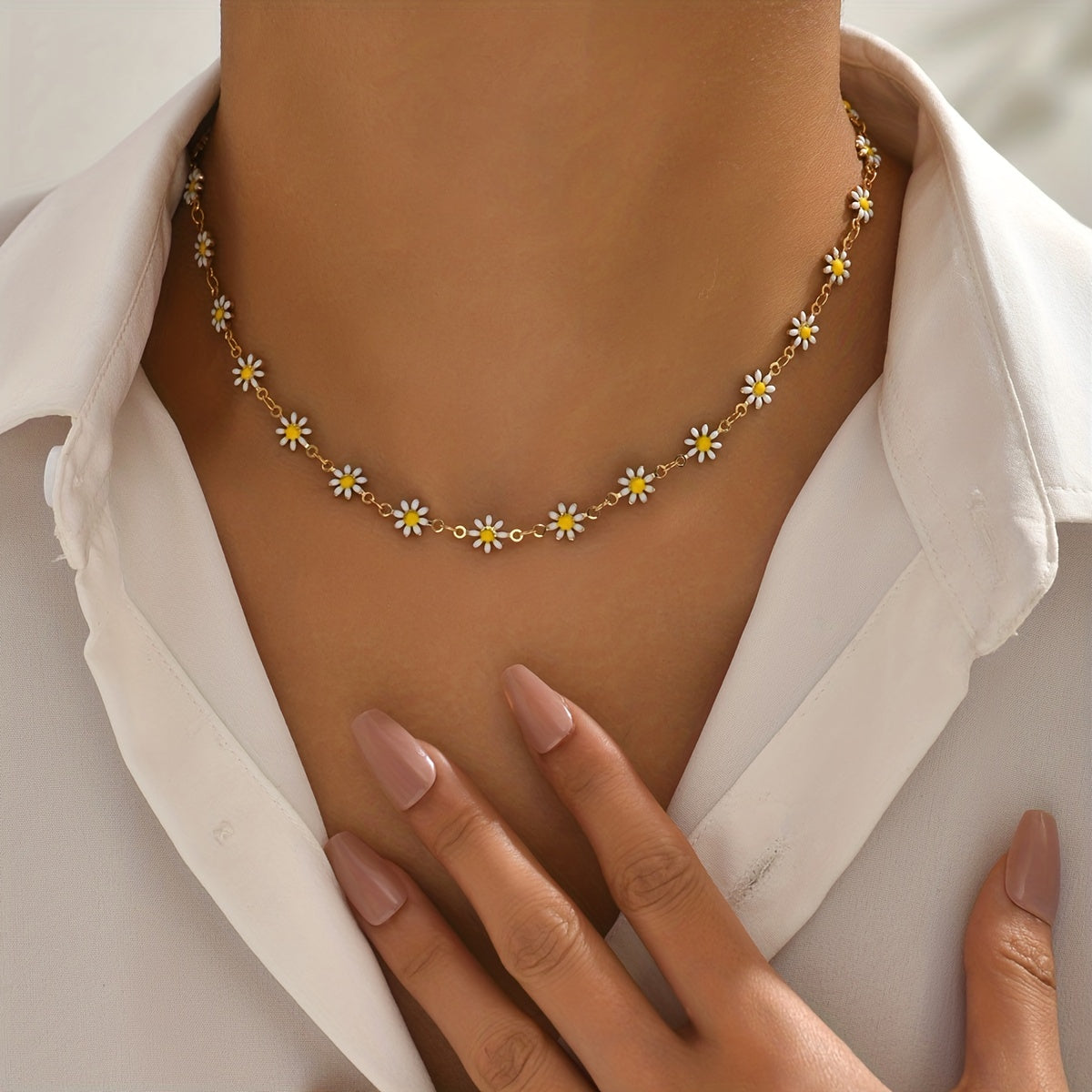 Women's Daisy Flower Necklace 14K Plated