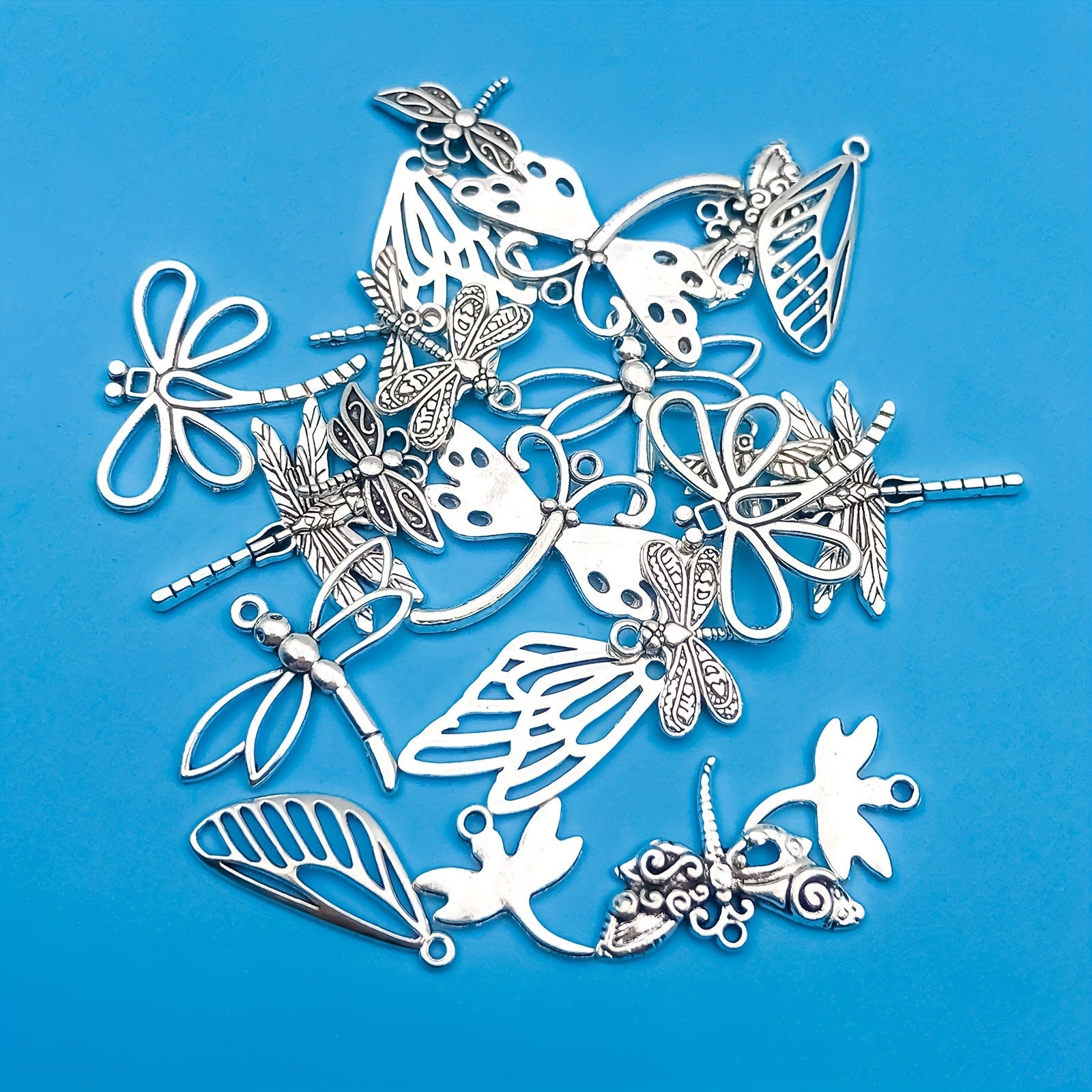 22pcs Antique Silver Insect Collection Dragonfly Charms Pendant Set