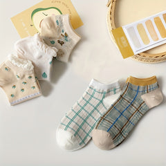 Floral Print & Ruffle Ankle Socks for Women