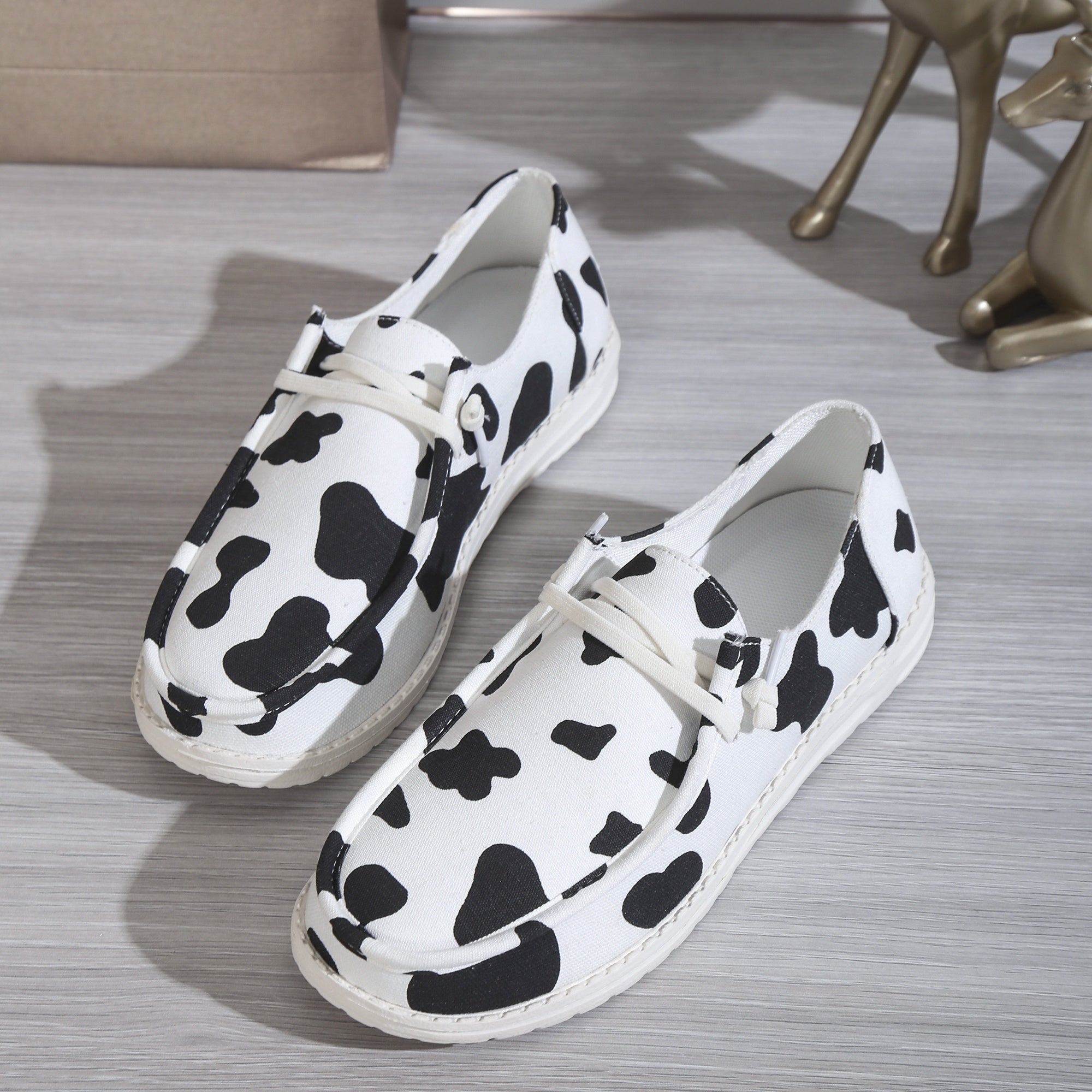 Women's Cow Pattern Canvas Shoes Casual Lace Up Outdoor Sneakers