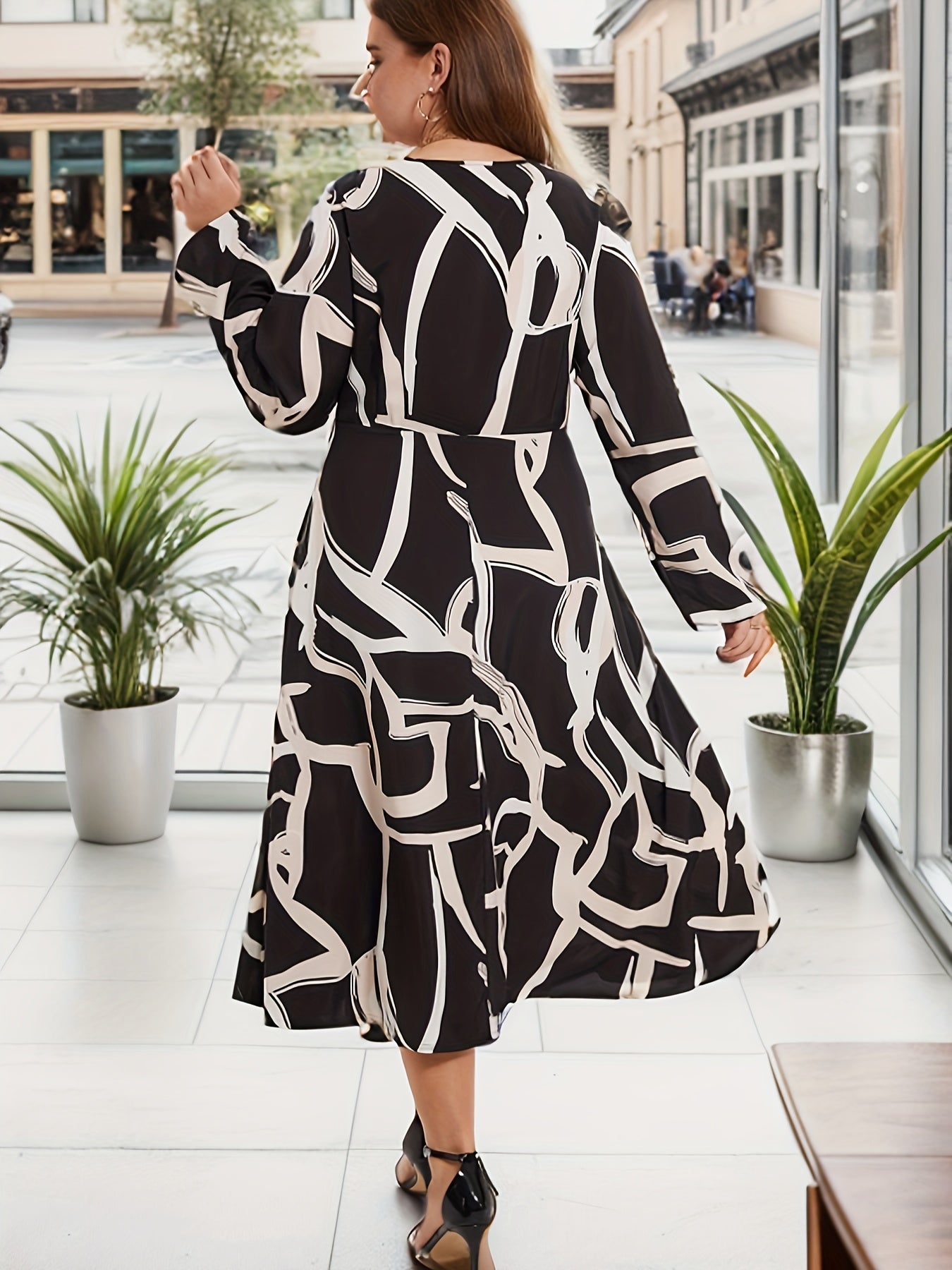 Plus Size Abstract Stripe Print Long Sleeve A Line Maxi Dress
