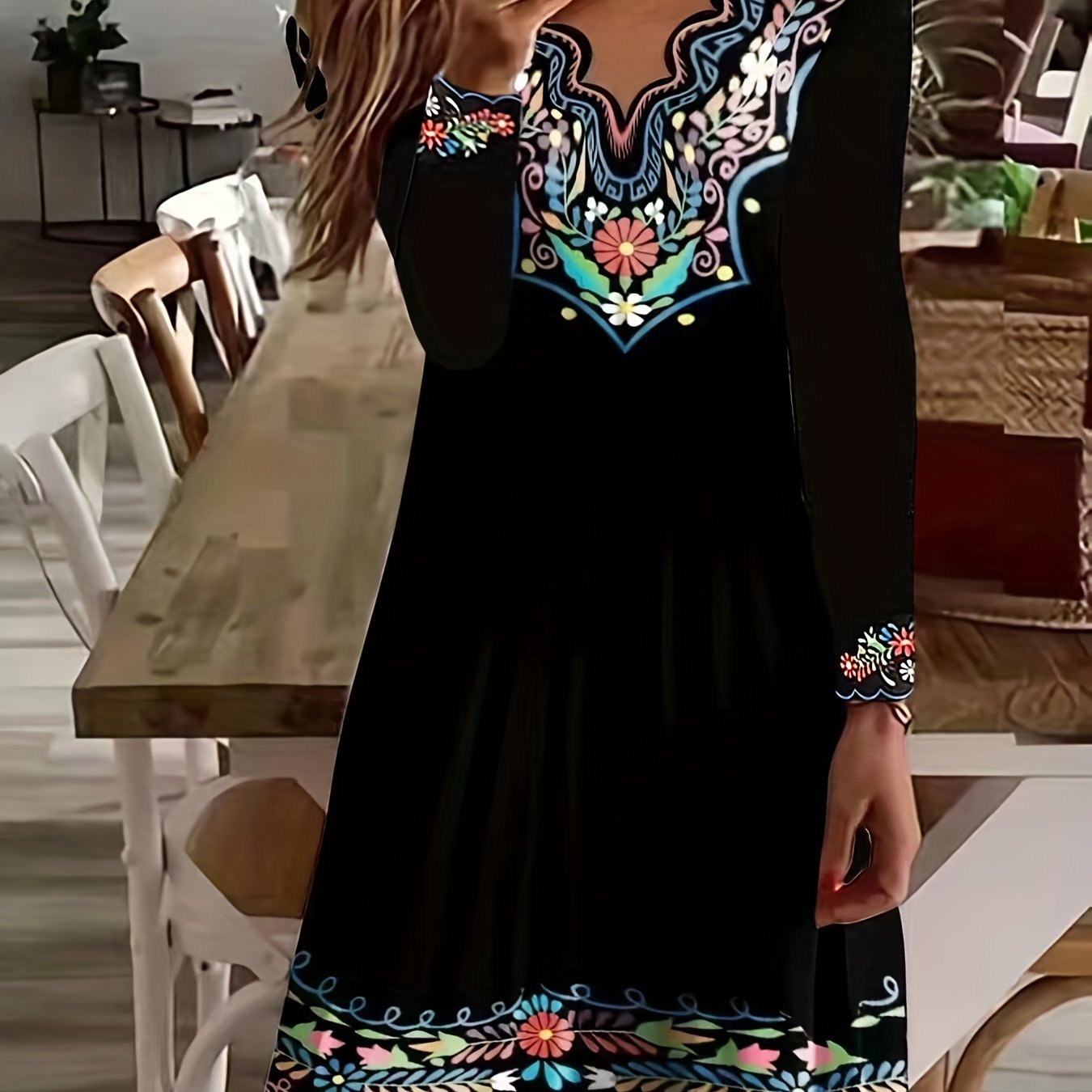  Floral Print Long Sleeve V-Neck Dress