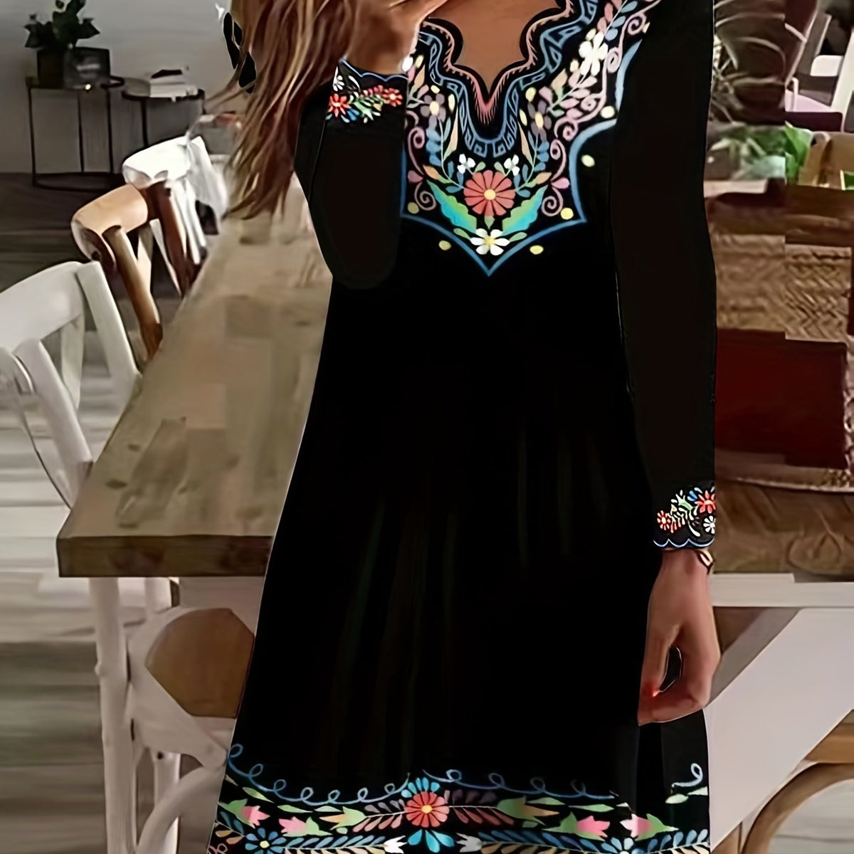  Floral Print Long Sleeve V-Neck Dress