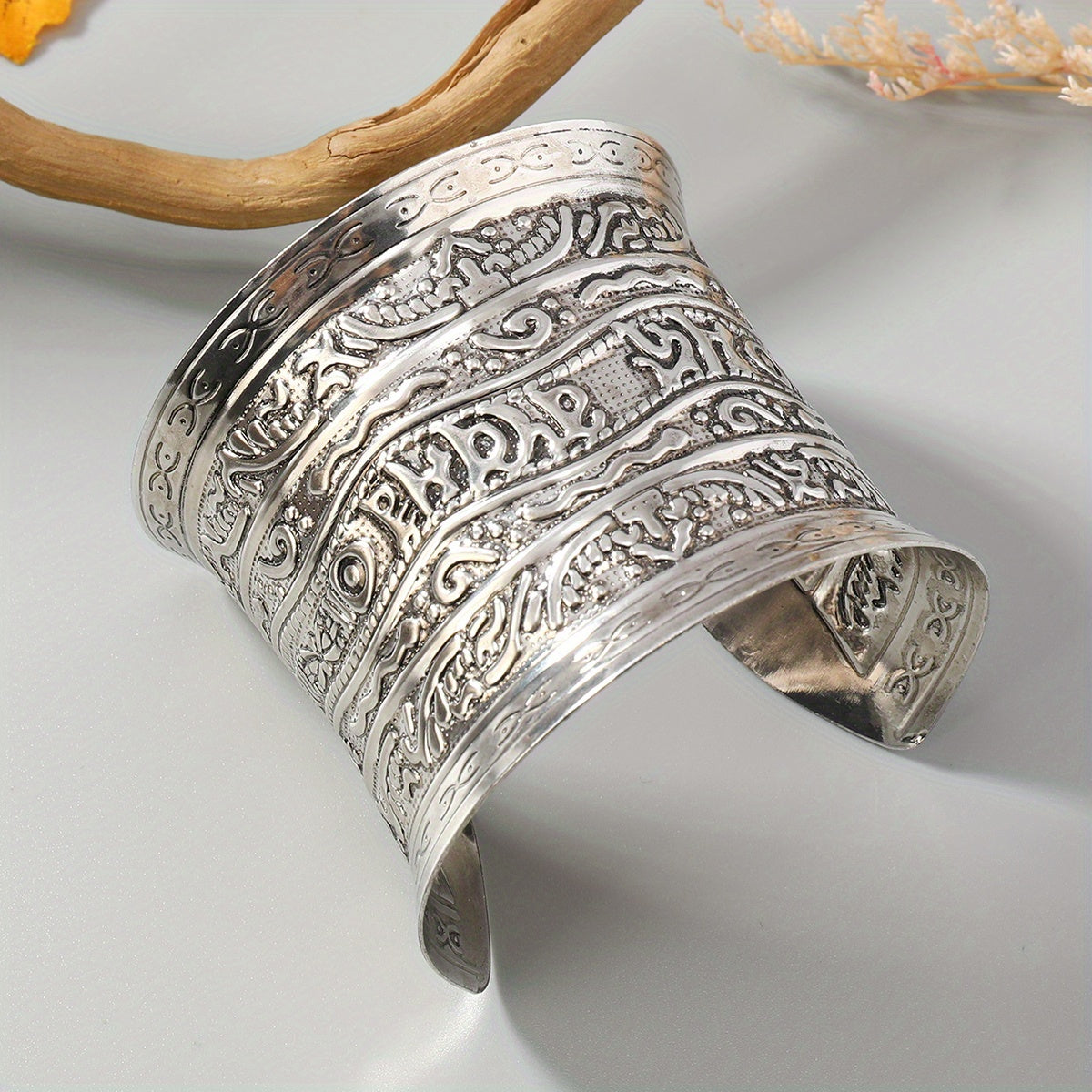 Vintage Elephant Pattern Cuff Bangle Silver Plated Jewelry