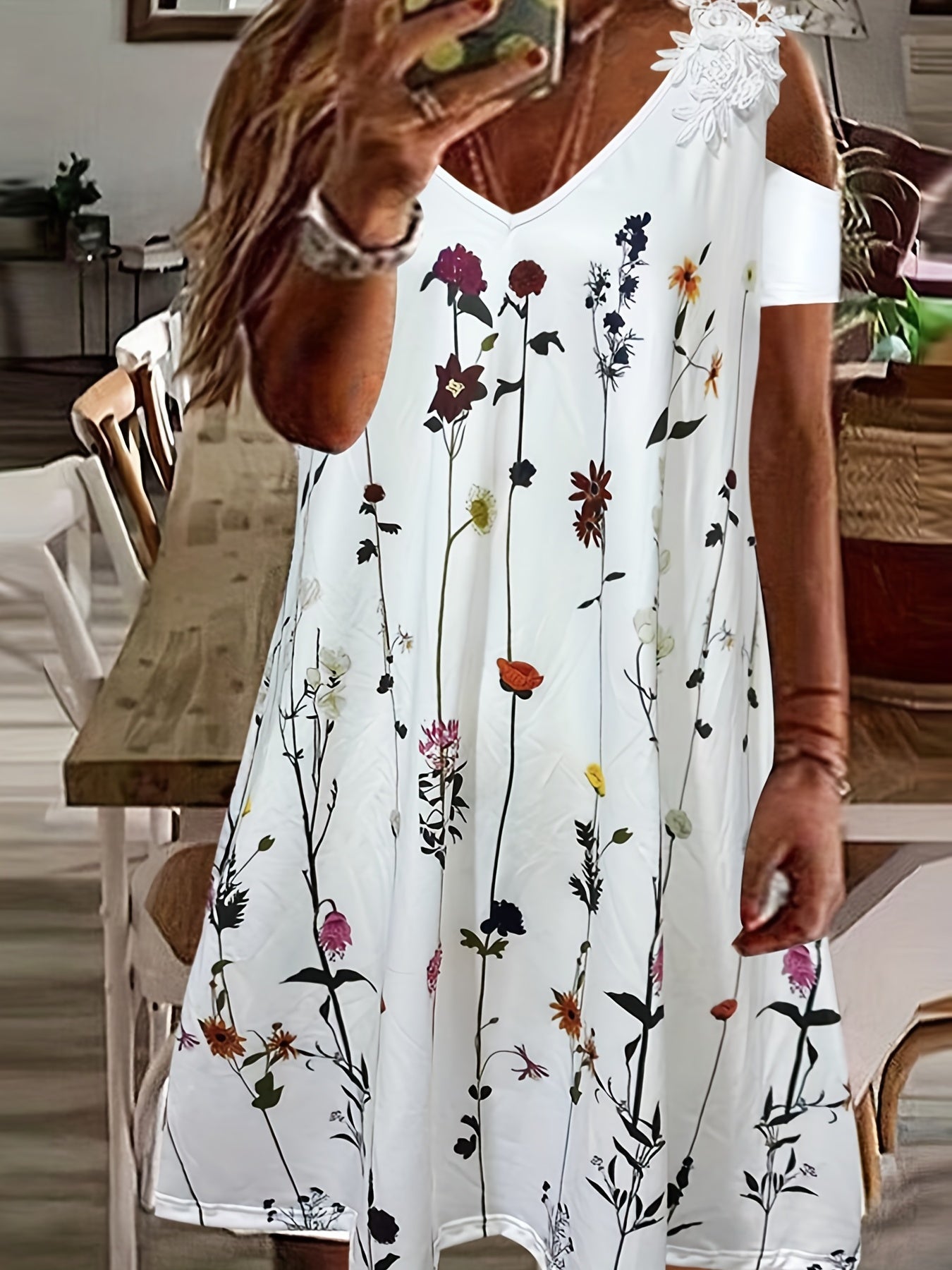  Floral Print Lace Panel Cold Shoulder V Neck Dress
